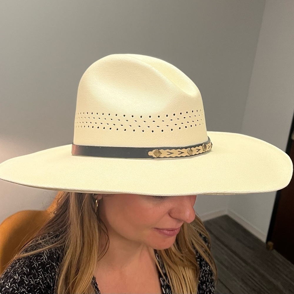 Rodeo Cowgirl or cowboy western stiff hat made in Mexico / preowned size medium